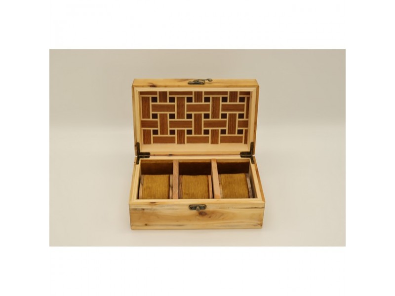 Mintás fa óratartó 3 órához (21×13×10 cm)