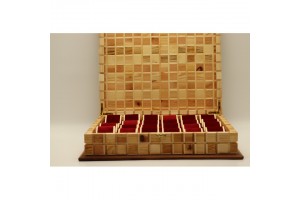 Mintás fa óratartó doboz 24 karórához