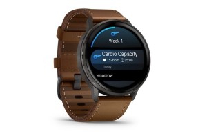 Garmin Venu 4 45 mm – sötétszürke, fekete szilikon és barna bőr