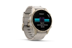 Garmin fēnix 8 43mm Sapphire titán, homokkő és szürke szíjak