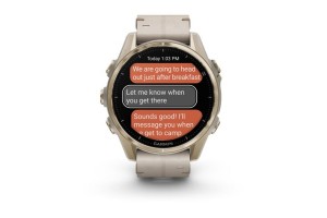 Garmin fēnix 8 43mm Sapphire titán, homokkő és szürke szíjak