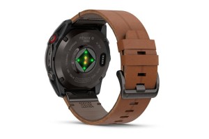 Garmin fēnix 8 Pro 51mm Sapphire titán, bőr és szilikon szíj