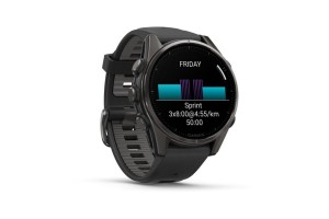 Garmin fēnix 8 43mm AMOLED Sapphire — karbonszürke DLC titán