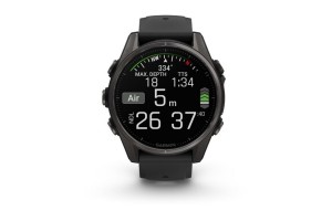 Garmin fēnix 8 43mm AMOLED Sapphire — karbonszürke DLC titán