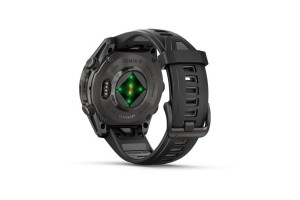 Garmin fēnix 8 43mm AMOLED Sapphire — karbonszürke DLC titán