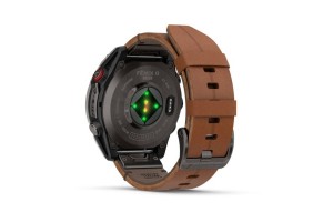 Garmin fenix 8 Pro 47mm — karbonszürke DLC titán barna bőrszíj