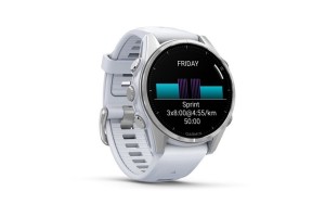 Garmin fēnix 8 43mm ezüst tok, fehér szilikon szíj
