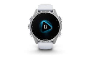 Garmin fēnix 8 43mm ezüst tok, fehér szilikon szíj