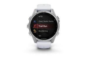 Garmin fēnix 8 43mm ezüst tok, fehér szilikon szíj