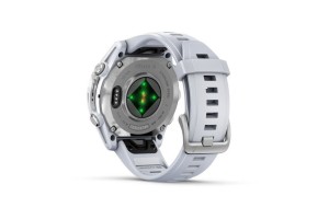 Garmin fēnix 8 43mm ezüst tok, fehér szilikon szíj