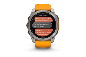 Garmin fēnix 8 51mm Sapphire — narancs/grafit szilikon szíj