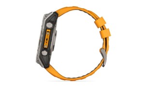 Garmin fēnix 8 51mm Sapphire — narancs/grafit szilikon szíj