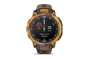 Garmin Instinct Crossover AMOLED bronz/sárga, barna szíj