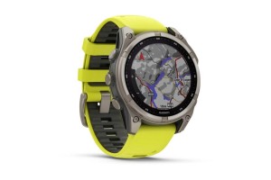 Garmin fēnix 8 Solar 47mm Sapphire — titán, neonsárga szíj