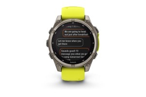 Garmin fēnix 8 Solar 47mm Sapphire — titán, neonsárga szíj