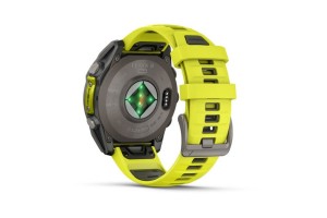 Garmin fēnix 8 Solar 47mm Sapphire — titán, neonsárga szíj