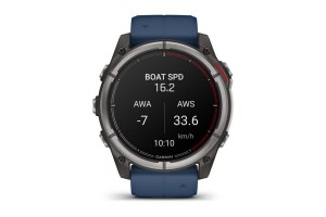Garmin quatix 8 – titán tok, captain blue szilikon szíj