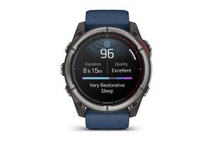 Garmin quatix 8 – titán tok, captain blue szilikon szíj