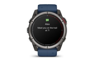 Garmin quatix 8 – titán tok, captain blue szilikon szíj