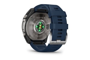 Garmin quatix 8 – titán tok, captain blue szilikon szíj