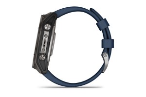 Garmin quatix 8 – titán tok, captain blue szilikon szíj