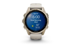 Garmin fēnix 8 43mm Sapphire – krémarany szilikon szíj