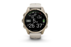 Garmin fēnix 8 43mm Sapphire – krémarany szilikon szíj
