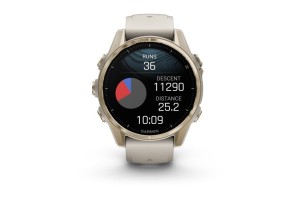 Garmin fēnix 8 43mm Sapphire – krémarany szilikon szíj
