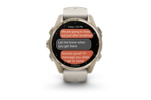 Garmin fēnix 8 43mm Sapphire – krémarany szilikon szíj