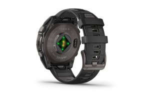 Garmin fēnix 8 47mm AMOLED Sapphire, DLC titán, fekete szíj