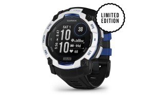 Garmin Instinct 3 Solar 50 mm homokkő – fekete/kék szíj