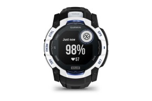 Garmin Instinct 3 Solar 50 mm homokkő – fekete/kék szíj