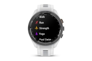 Garmin Approach S70 (42mm) fekete kerámia, fehér szilikonszíj