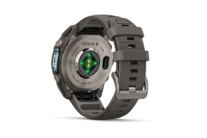 Garmin fenix 9 Pro inReach 47mm titán, bőr és szilikon szíj